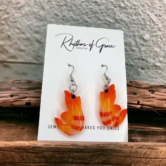 Hooked on Style: Playful Shrimp Earrings! NWT Dangle Shellfish Earrings - Picture 3 of 5